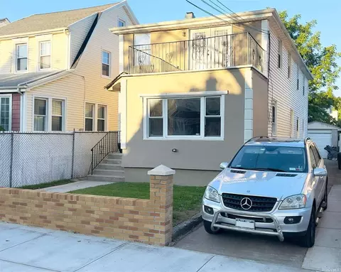 111-39 207th St, Queens Village, NY 11429