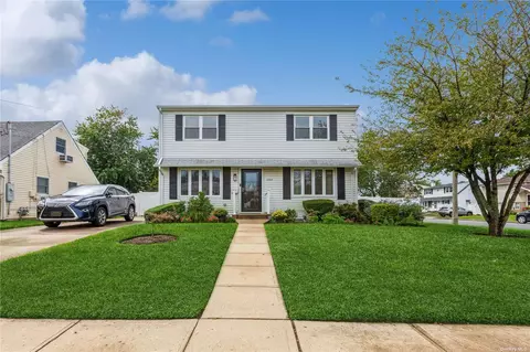 3208 Messick Ave, Oceanside, NY 11572