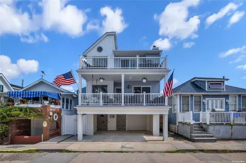 44 Vermont St, Long Beach, NY 11561