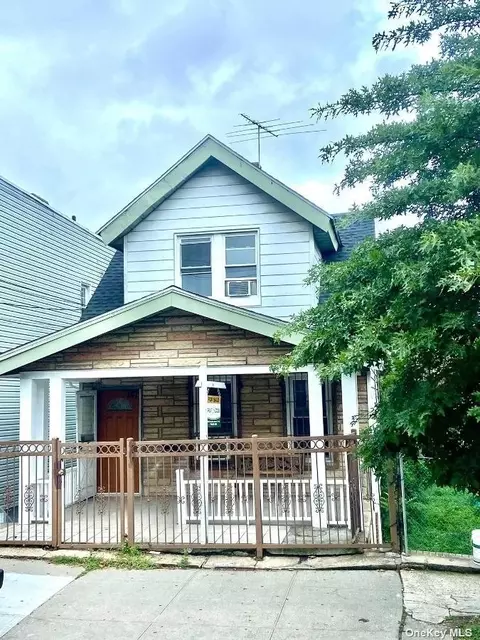 747 E 228th St, Bronx, NY 10466