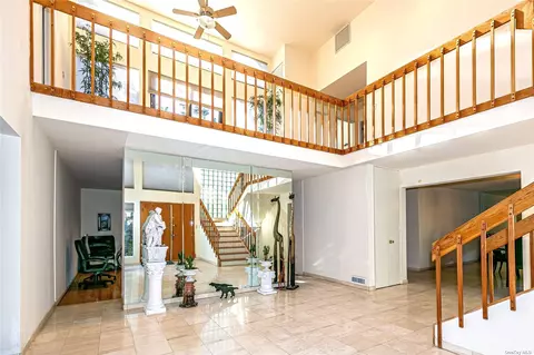 61 Vineyard, Huntington, NY 11743