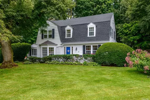 60 Summit Rd, Port Washington, NY 11050