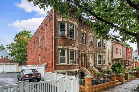 86-31 76th St, Woodhaven, NY 11421