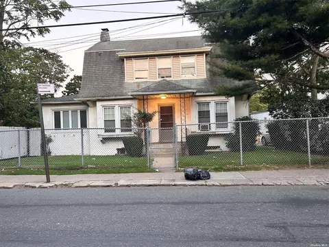 714 Beach 19th St, Far Rockaway, NY 11691
