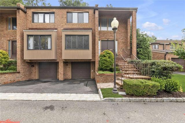 Condo/Townhouse with 3+ Bedrooms for Sale in Nassau County NY