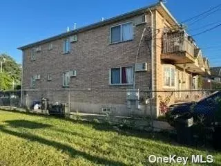 406 Beach 43rd St, Far Rockaway, NY 11691