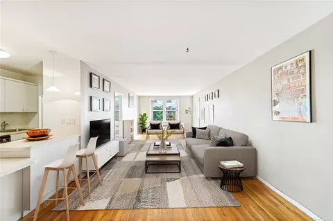 241-20 Northern Blvd #6B, Douglaston, NY 11362