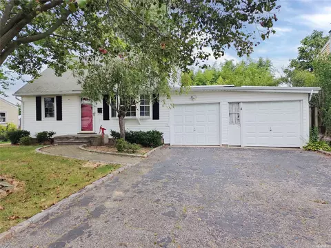 173 Van Buren St, West Babylon, NY 11704