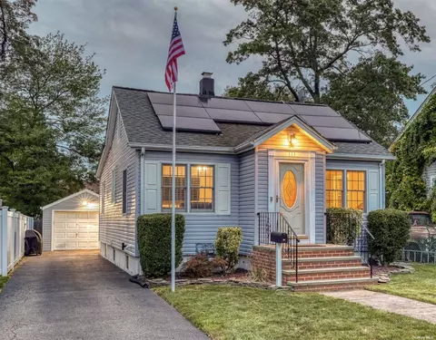 111 Mitchell St, Bellmore, NY 11710
