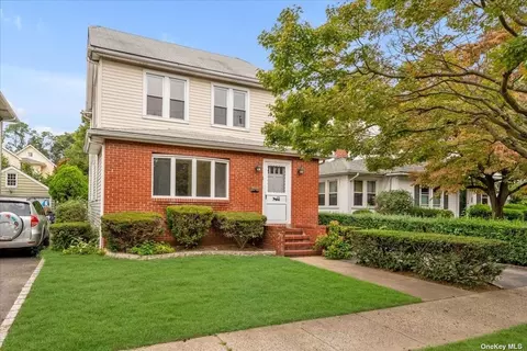 5 Park Ave, Port Washington, NY 11050