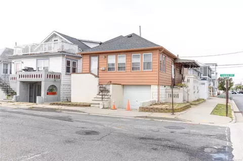 105 Georgia Ave, Long Beach, NY 11561