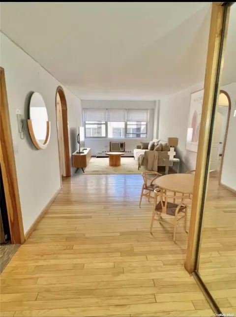 153 E 57th St #16B, New York, NY 10022