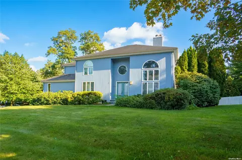 335 Sterling Ter, Yorktown, NY 10598
