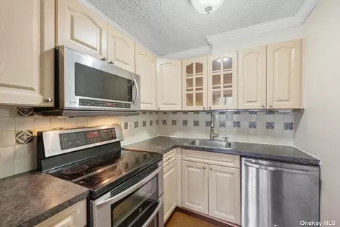 9-05 162nd St #4C, Beechhurst, NY 11357