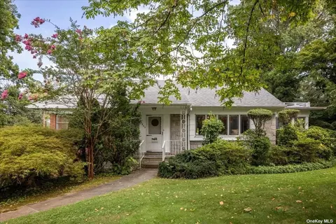 34-05 East Dr, Douglaston, NY 11363