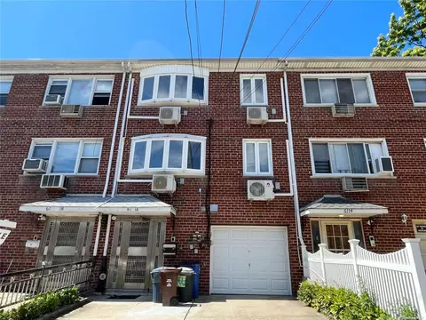 61-16 170th St, Fresh Meadows, NY 11365