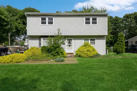 160 Stanley Dr, Centereach, NY 11720