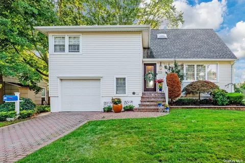 2366 Hampton Ave, Seaford, NY 11783