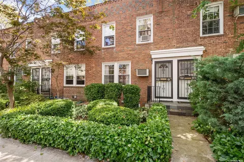 39-25 49th St, Sunnyside, NY 11104