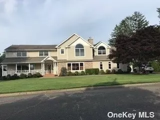 47 Riverview, Oakdale, NY 11769