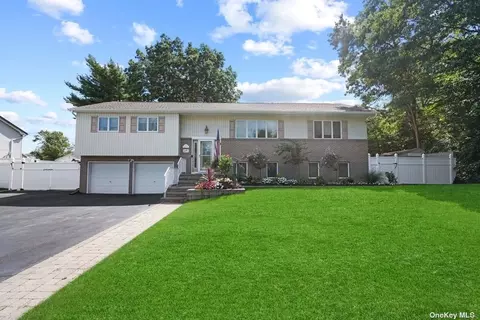 234 Manhasset St, Islip Terrace, NY 11752