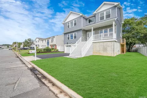 3641 Marinor St, Seaford, NY 11783
