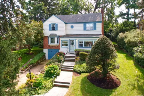 44 Rugby Rd, Manhasset, NY 11030