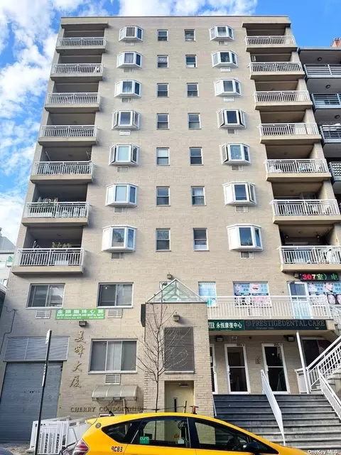 140-31 Cherry Ave #6A, Flushing, NY 11355