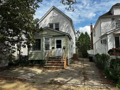 83 Putnam Ave, Valley Stream, NY 11580