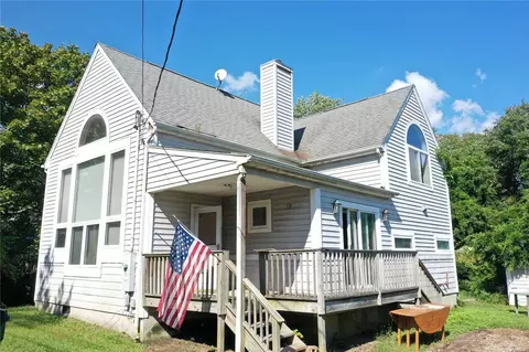 59 Dahlia Dr, Mastic Beach, NY 11951