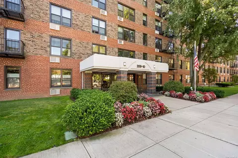209-10 41st Ave #1D, Bayside, NY 11361