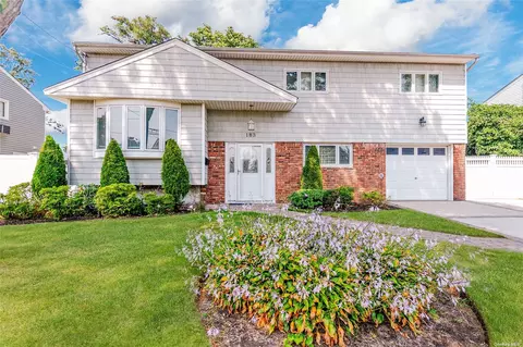 183 Bennett St, Oceanside, NY 11572