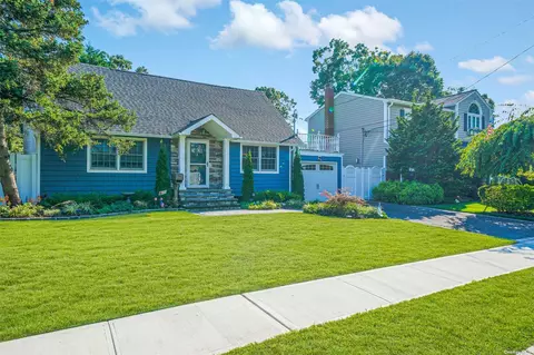 6 Tyrconnell Ave, Massapequa Park, NY 11762