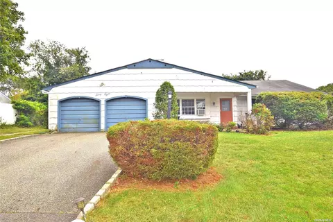 68 Clymer St, Port Jefferson Station, NY 11776