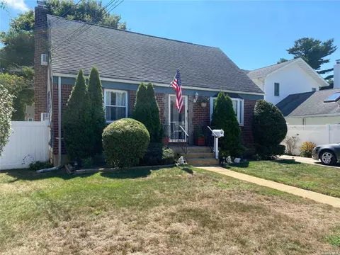 620 Washington Ave, West Hempstead, NY 11552