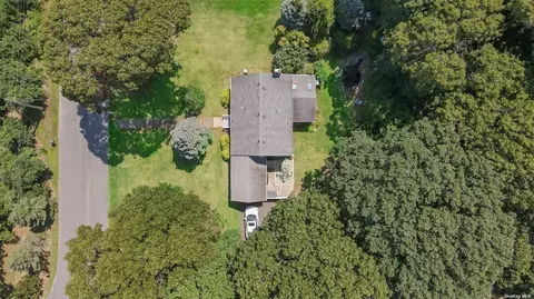 1785 Seawood Dr, Southold, NY 11971