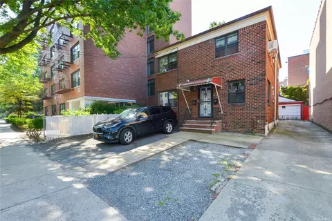 76-14 113 St, Forest Hills, NY 11375