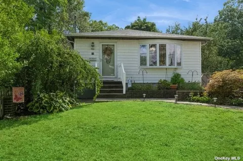 18 Sawyer Ave, West Babylon, NY 11704