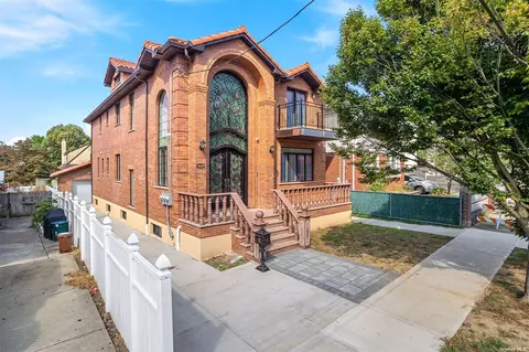 40-20 217th St, Bayside, NY 11361