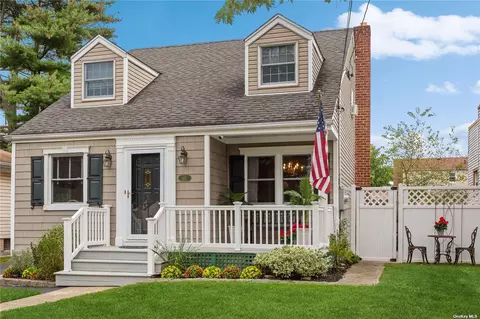 481 Olive Blvd, South Hempstead, NY 11550