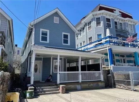 171 Beach 114th St, Rockaway Park, NY 11694