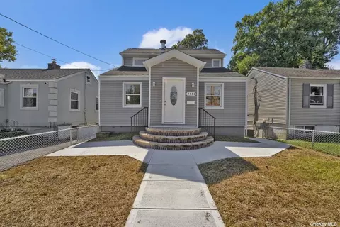 2580 Flint Ave, Bronx, NY 10475