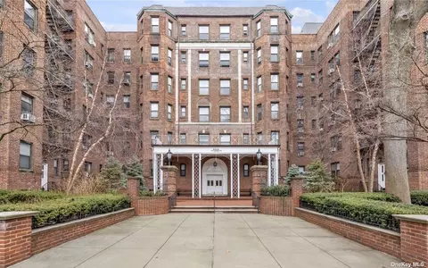 84-51 Beverly Rd #4R, Kew Gardens, NY 11415