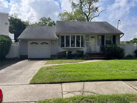 550 Grant Ave, West Hempstead, NY 11552