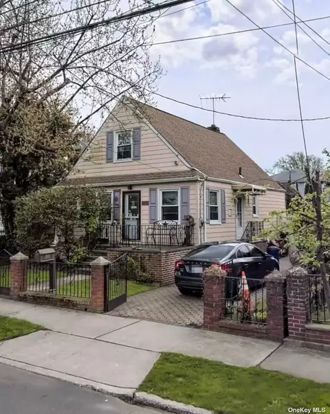 151-40 17th Rd, Whitestone, NY 11357