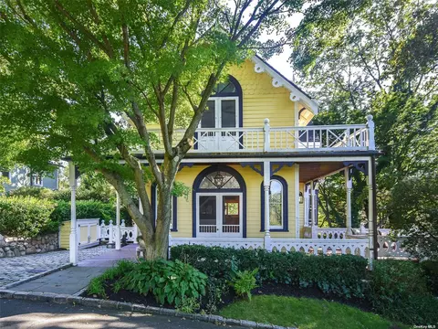 173 16th Ave, Sea Cliff, NY 11579
