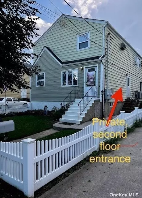 89 4th Ave, East Rockaway, NY 11518
