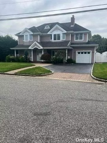 100 Exeter Rd, Massapequa, NY 11758