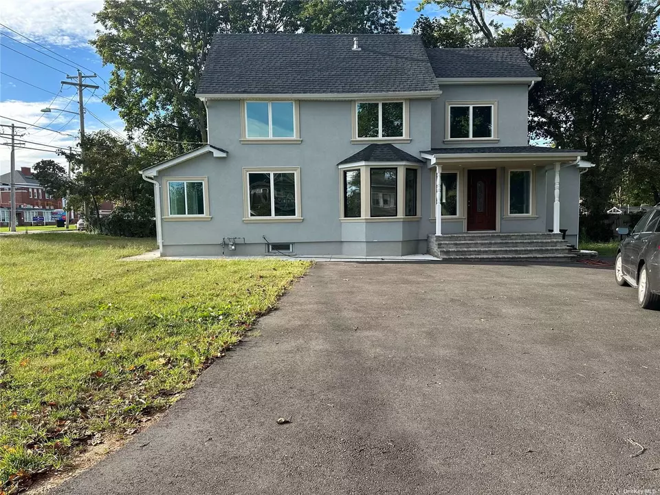39 Wheeler Rd, Central Islip, NY 11722 | 36 Photos - Movoto