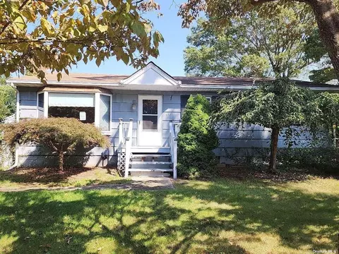 23 Great River Dr, Sound Beach, NY 11789